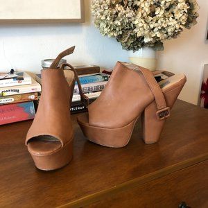 Steve Madden Tan Gabby Heels - 8.5